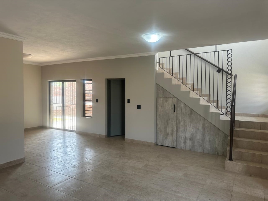 To Let 3 Bedroom Property for Rent in Waterval East North West